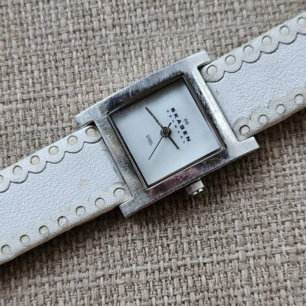 Skagen Denmark Ladies Wristwatch Quartz Analog White Leather Strap Watch - Picture 8 of 11
